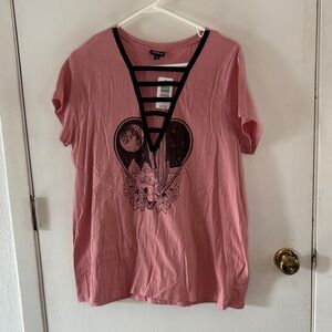 Torrid Size 0 rose short sleeve t-shirt desert moon print ladder neckline